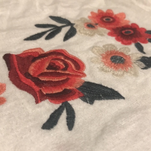 Abercrombie kids flowered T-shirt up for sale now! - Picture 4 of 5